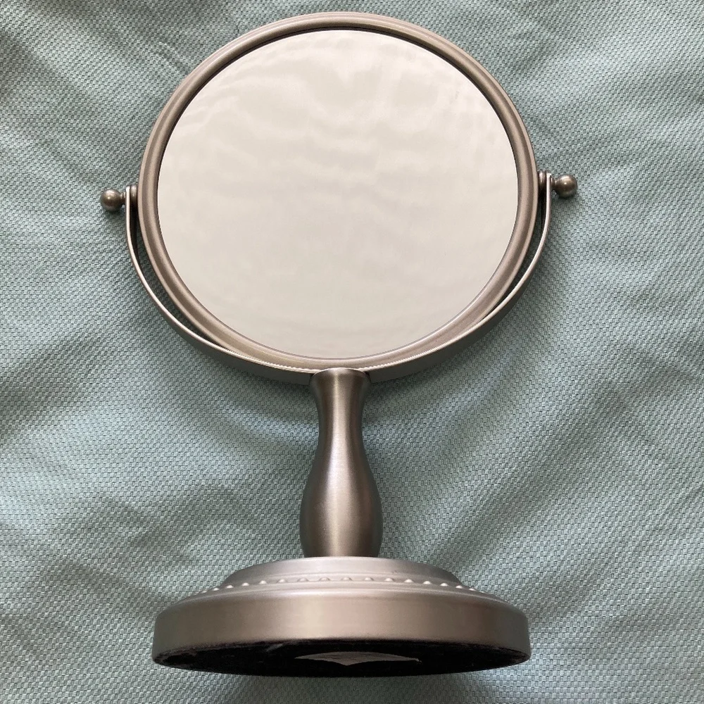 Magnifying Dual Sided Mirror Makeup Bathroom, Satin Nickel, Excellent condition!